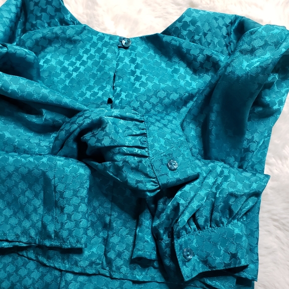 Women Elegant Blouse - Picture 4 of 5